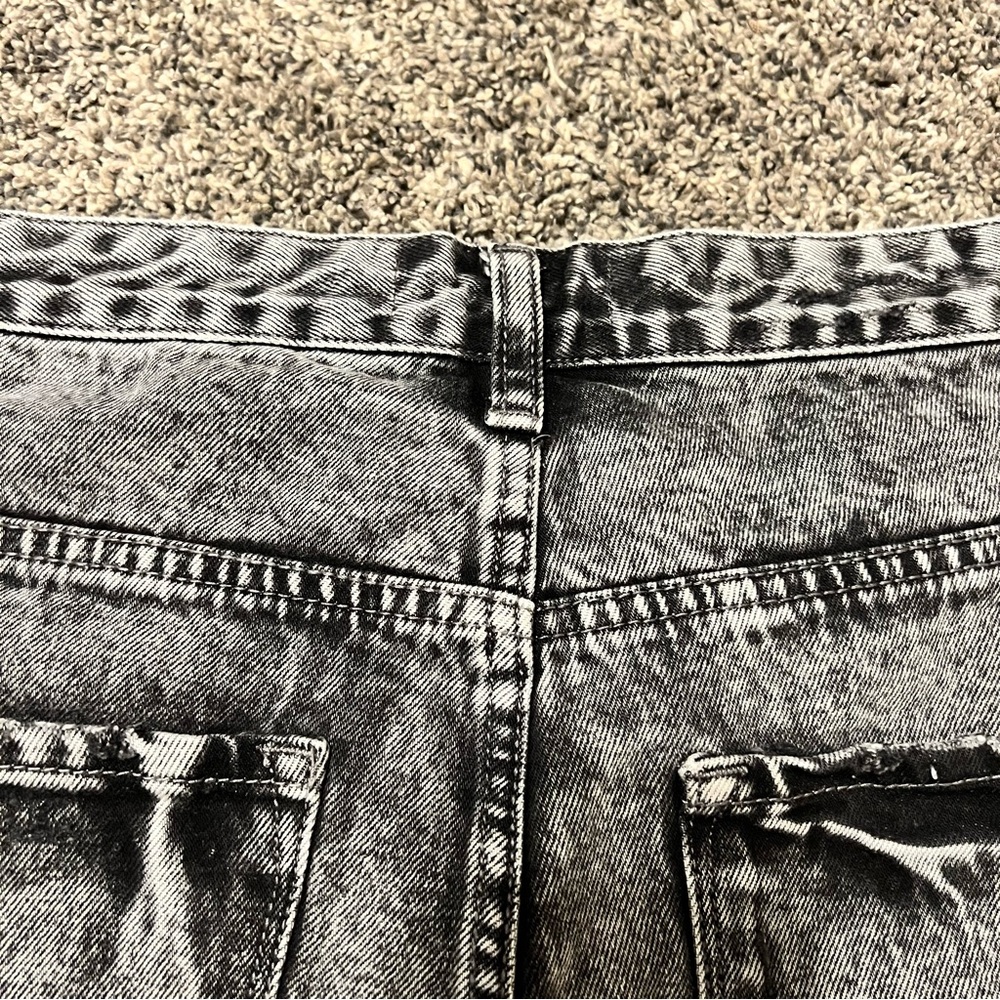 Vervet High-Waisted Distressed Gray Jean Shorts - Picture 11 of 11